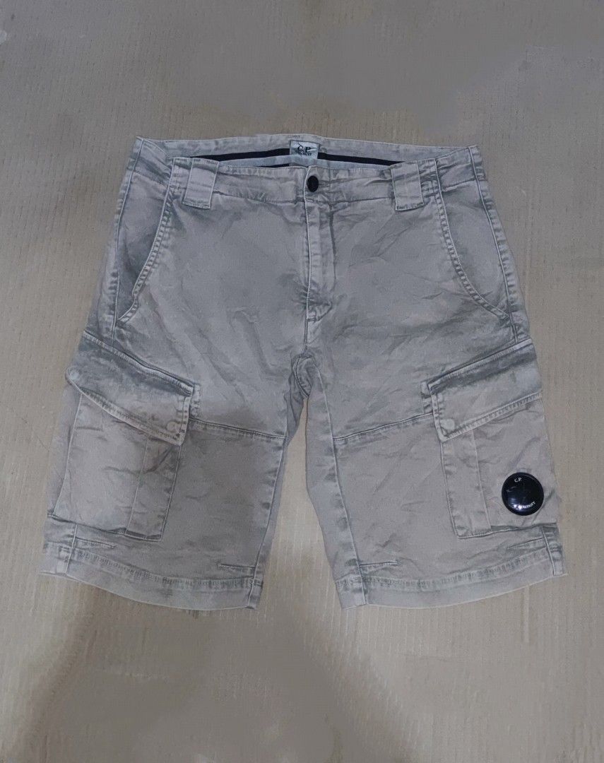 C.P COMPANY SHORT (Authentic) (Category: Announcements) located in General Santos City (Dadiangas). Submitted by thrifthing1 (Listing ID 1467771581, Image 1). Description: C.P COMPANY SHORT EXCELLENT CONDITION ISSUE(CRACK LENSE) BUT STILL INTACT AND GREAT CONDITION DIMES 31-32W 20L.