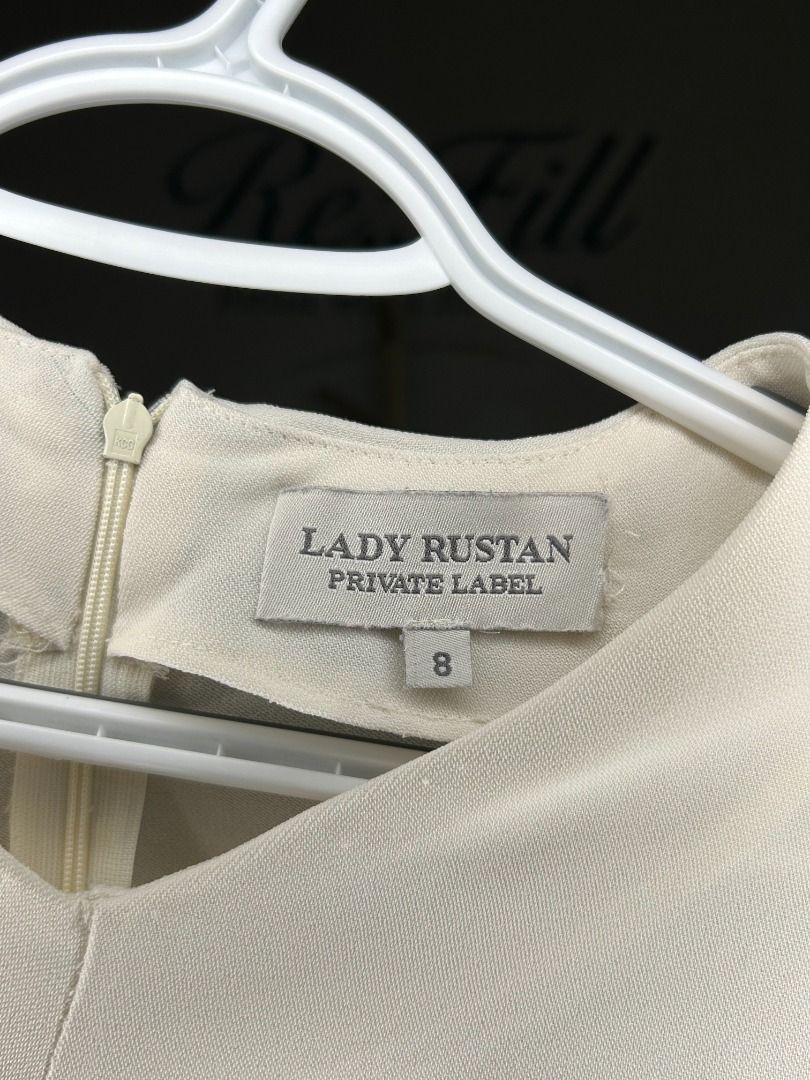 Cream batwing sleeve top with V-neck (Category: Blouses) located in Taguig. Submitted by re.wear.mnl (Listing ID 1467707211, Image 3). Description: - Color: Cream / Neutral - Style: Batwing top with V-neckline - Fit: Loose, relaxed fit with half-length sleeves - Details: Smooth fabric texture and back zipper closure - Versatility: Easy to pair with trousers or skirts - Care: Hand wash cold, flat dry only.