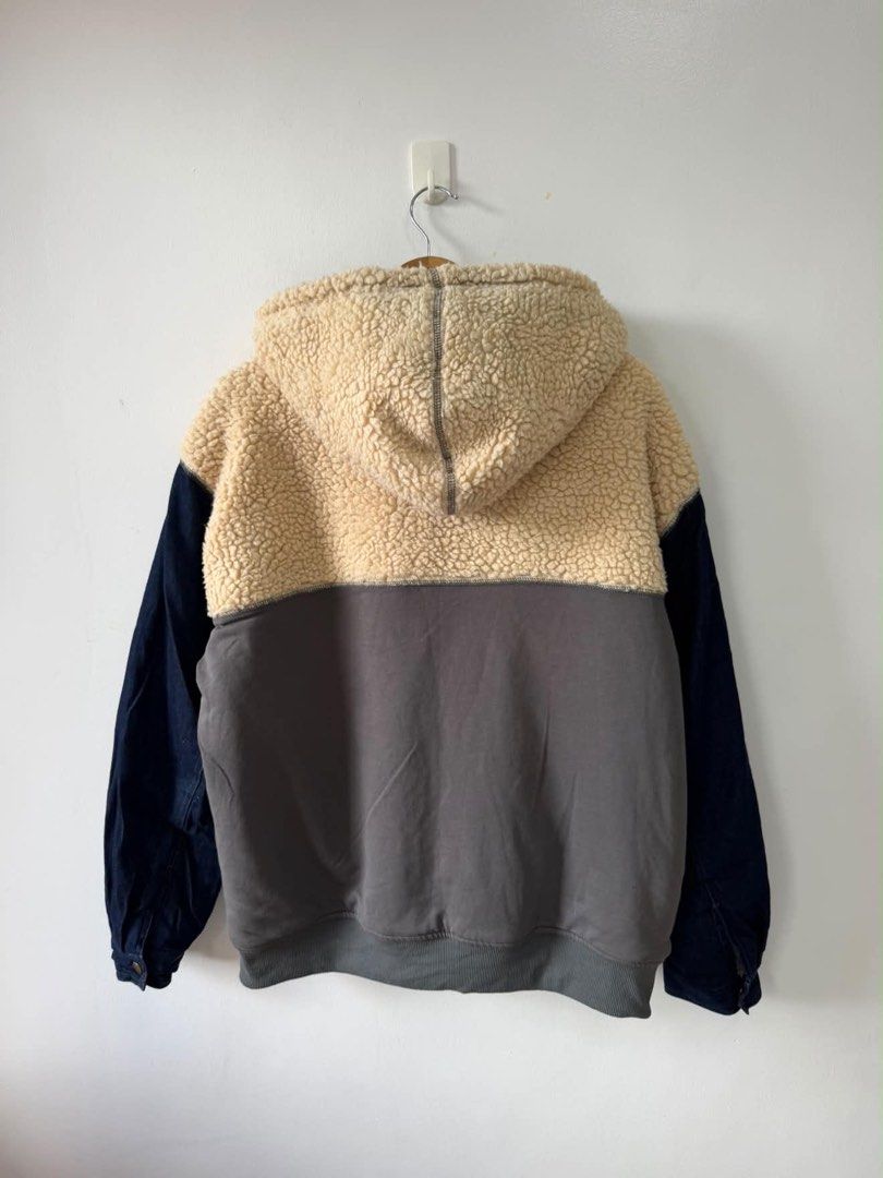 Cube Sugar Sherpa Fleece Jacket (Category: Coats, Jackets and Outerwear) located in Iloilo. Submitted by bunitoapparel_v2 (Listing ID 1467766155, Image 2). Description: Cube Sugar Sherpa Fleece Jacket Good as new Size Large to XL Width 24 Length 28 .