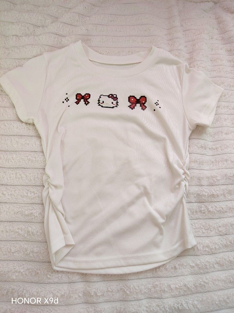 cute hello kitty top (Category: Shirts) located in Mabalacat. Submitted by Jackikay.PreLoved (Listing ID 1467618248, Image 1). Description: has a stain at back cute hello kitty top freesize comfy 🍒 Shipping fee will be shouldered by the customer 🍒 We only ship every weekends via J&T 🍒 Add 50 for rush shipping (weekdays) 🍒 MOP: Gcash / MariBank / GoTyme.