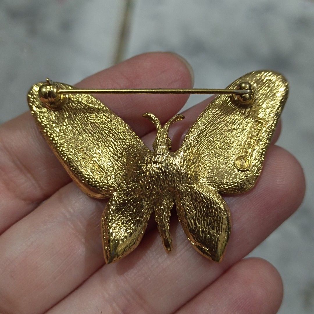 D Orlan Brooch (Category: Brooches) located in Manila. Submitted by maxineamber (Listing ID 1467643845, Image 2). Description: D Orlan Multi colored butterfly brooch pin..