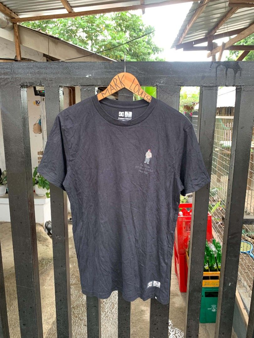 DC x Ben Davis Black Graphic T-Shirt (Category: Tshirts & Polo Shirts ) located in Manila. Submitted by louiseluch69680 (Listing ID 1467647279, Image 1). Description: - Brand: DC x Ben Davis - Color: Black - Size: Small (dimes 19.5x28.5) - Design: Small left chest graphic, large red DC SHOE CO USA and Ben Davis back graphic - Material: 100% Cotton - Condition: excellent, no issue, 9.4/10 color rate, color may due to lighting .
