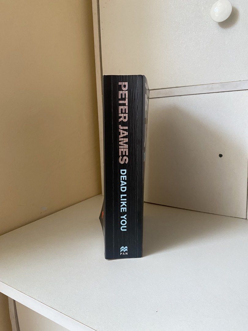 Dead like you by Peter James (Category: Storybooks) located in Taguig. Submitted by herbookishavenueph (Listing ID 1467621965, Image 2). Description: DEAD LIKE YOU 🖤🔎 by Peter James 🏷️ Price: ₱99 only! ⭐ Goodreads Rating: 4.17/5 A chilling mystery, a dangerous copycat, and a detective racing against time. Are you ready to uncover the truth? 🕯️ 📚 Genre: Crime Fiction • Mystery • Thriller • Detective Fiction 💌 Message us to reserve your copy.
