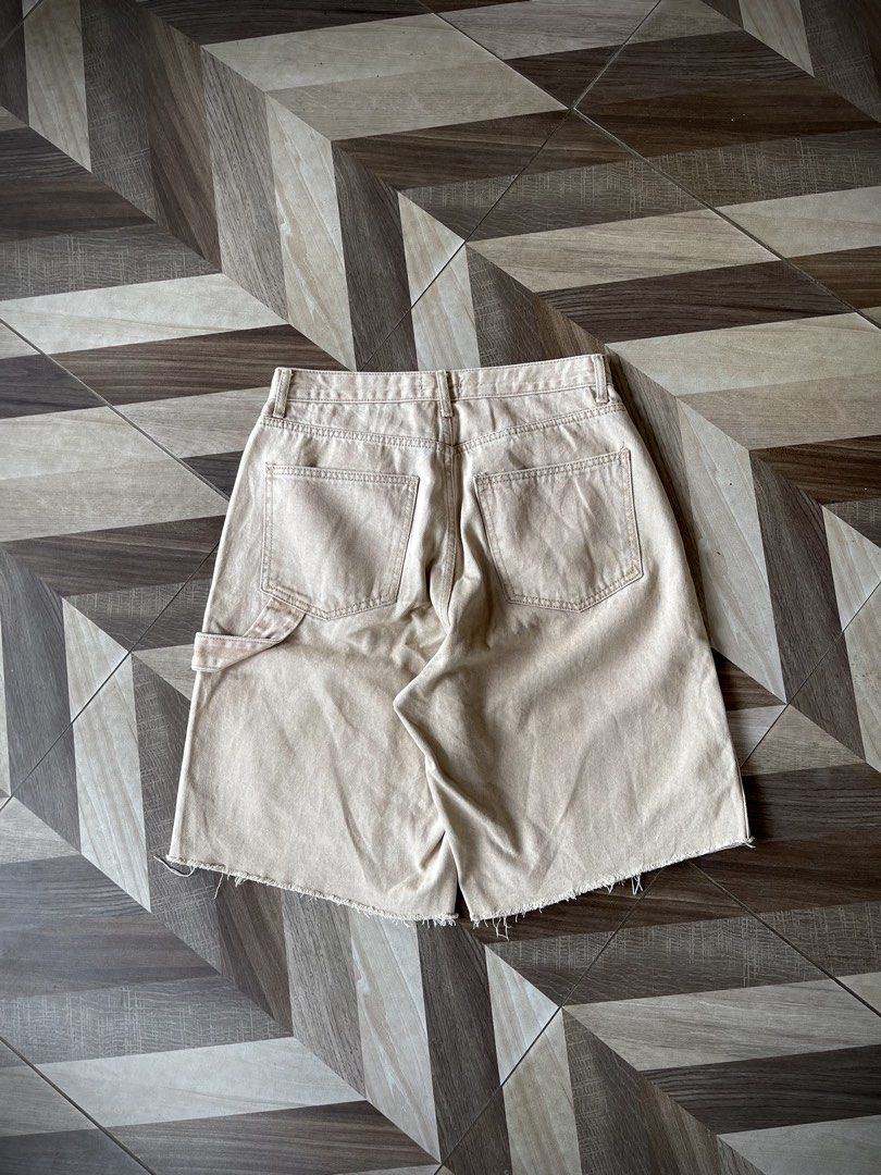 Dede Double Knee Jorts (Category: Shorts) located in Pagadian. Submitted by thrift.wrld (Listing ID 1467711588, Image 3). Description: ( Dede Double Knee Jorts ) Dimensions: • Waist: 30 • Length: 22 • Thigh: 14.5 • Hem: 12.3 Drop Prices: • Mine: 400 + ₱9O shipping fee (sf).