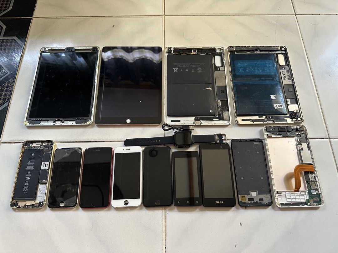 Defective Devices (Bundle of 14) (Category: Early Generation Mobile Phones) located in Carmona. Submitted by ed.barraca (Listing ID 1464667072, Image 1). Description: PAKIBASA ANG DESCRIPTION NG LISTING NA ITO BAGO MAGOFFER. For Sale! Defective Devices (Bundle of 14) Models included: ➡️ (3x) iPad Air 2 ➡️ (1x) iPad Air 1 ➡️ (1x) Huawei Mediapad T1 7.0 ➡️ (1x) iPhone 6s Plus ➡️ (2x) iPhone 6 ➡️ (2x) iPhone 8 ➡️ (1x) Starmobile Play Five ➡️ (1x) Vi