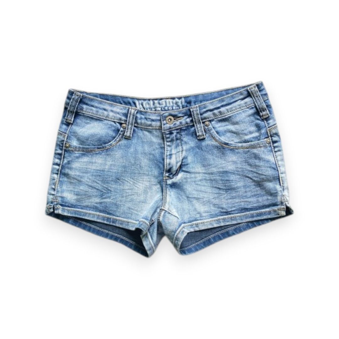 Denim Shorts (Category: Shorts) located in Rizal. Submitted by sheeraay (Listing ID 1467674500, Image 1). Description: - Brand: Parasuco (Denim Legend) - Size: 28 upt o 16 inches waistline - Color: Dark wash blue.