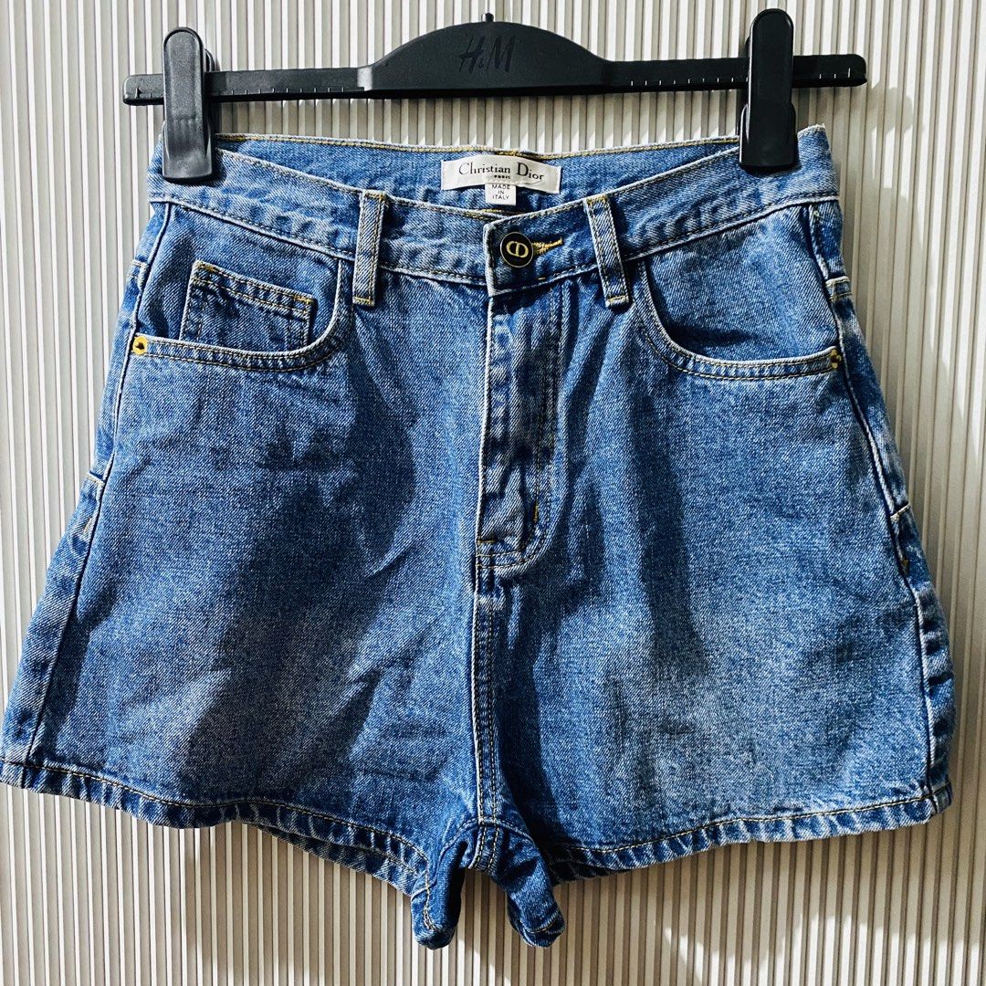 Denim shorts (Category: Shorts) located in Quezon City. Submitted by hirono18 (Listing ID 1467706873, Image 1). Description: .