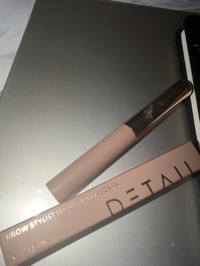 DETAIL Brow Mascara Chesnut (Category: Makeup) located in Manila. Submitted by mvx.xv (Listing ID 1467614061, Image 1). Description: Swatched only Chesnut shade Rfs doesnt suit my hair color.