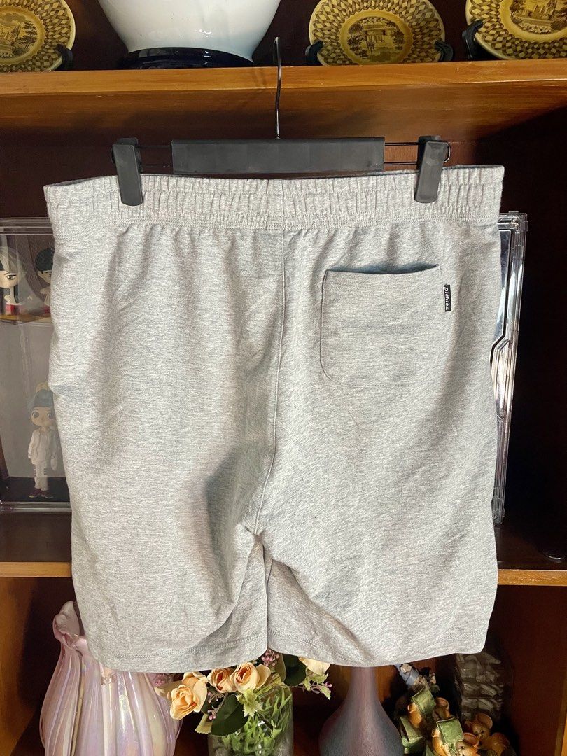 Dickies (Category: Shorts) located in Davao. Submitted by the_rare_hustla (Listing ID 1467733872, Image 3). Description: DICKIES Issue None Need Wash Only Color rate 10/10 Width - 34 Length - 20 Size L on tag Dm If Interested!.