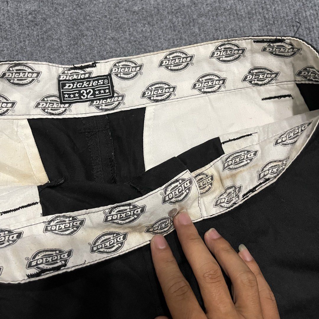Dickies size 34 (Category: Shorts) located in Butuan. Submitted by cgsayas20083001 (Listing ID 1467699511, Image 3). Description: Nasa pic na lahat.