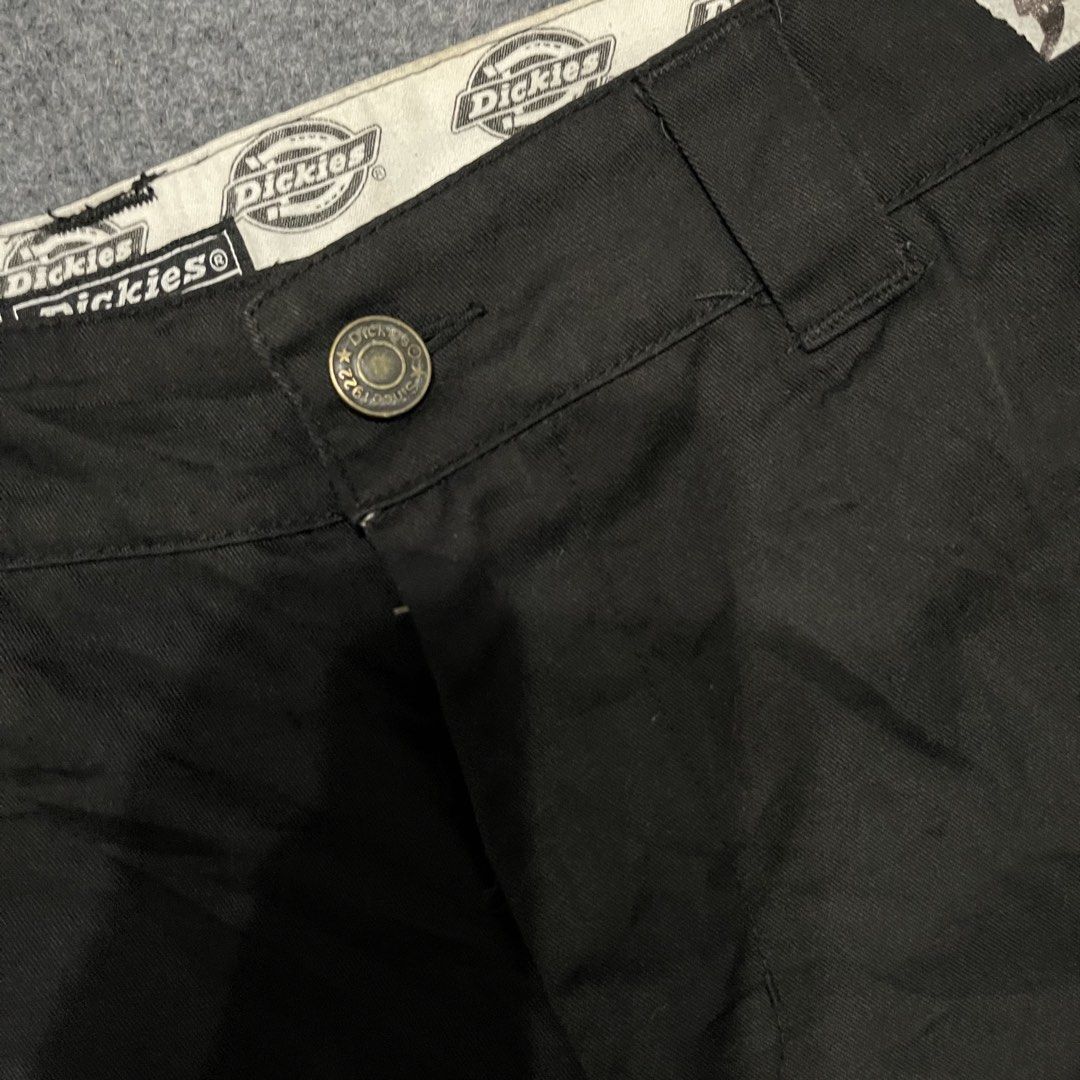 Dickies size 34 (Category: Shorts) located in Butuan. Submitted by cgsayas20083001 (Listing ID 1467699511, Image 2). Description: Nasa pic na lahat.