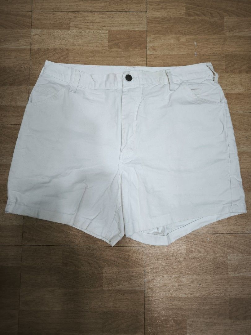 Dickies white short (Category: Shorts) located in Manila. Submitted by wearforce (Listing ID 1467772989, Image 2). Description: Dickies white short fit: M-L size 38 good condition color rate 9/10 500 + sf.