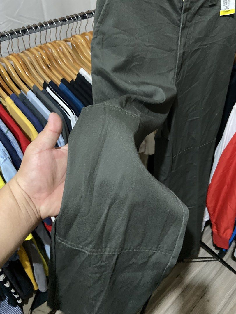 Dickies X spitfire (Category: Trousers) located in Cavite. Submitted by jayson_04 (Listing ID 1467838995, Image 3). Description: color rate: 9.5 condition: 9.5 issue: none dimes: 30x40 (9.5 leg opening).