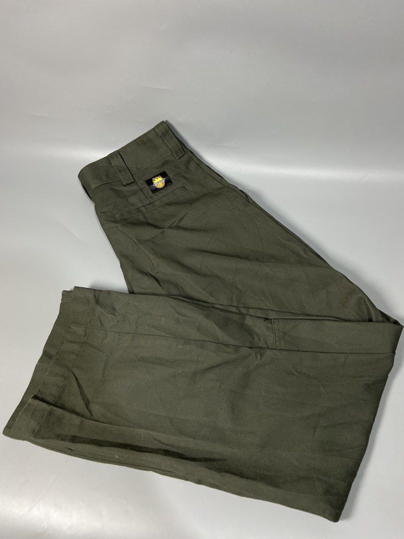 Dickies X spitfire (Category: Trousers) located in Cavite. Submitted by jayson_04 (Listing ID 1467838995, Image 1). Description: color rate: 9.5 condition: 9.5 issue: none dimes: 30x40 (9.5 leg opening).
