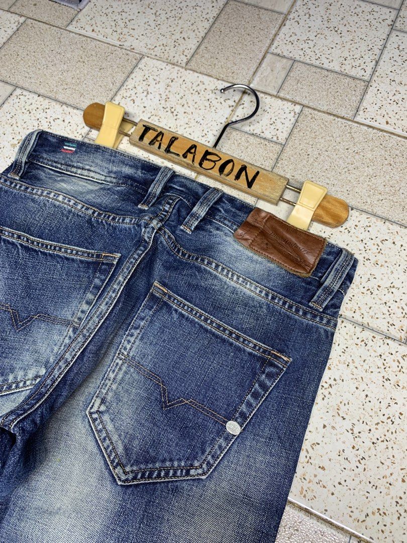 Diesel Krooley Leather Patch (Category: Jeans) located in Bacolod City. Submitted by ocean_us (Listing ID 1467755962, Image 3). Description: Item: Diesel Krooley ____________________________ Leather Patch Details: ▪️Size - 29 x 32 ▪️Actual - 30 x 41 ▪️Hem - 6 ▪️Chainstitch ▪️Factory Distress ▪️Php 1699 ▪️FREE SHIPPING FEE Pm, Thanks ✅We ship Nationwide via Jnt Express ✅We do video call for assurance 📍Bacolod City Negros Occidental.