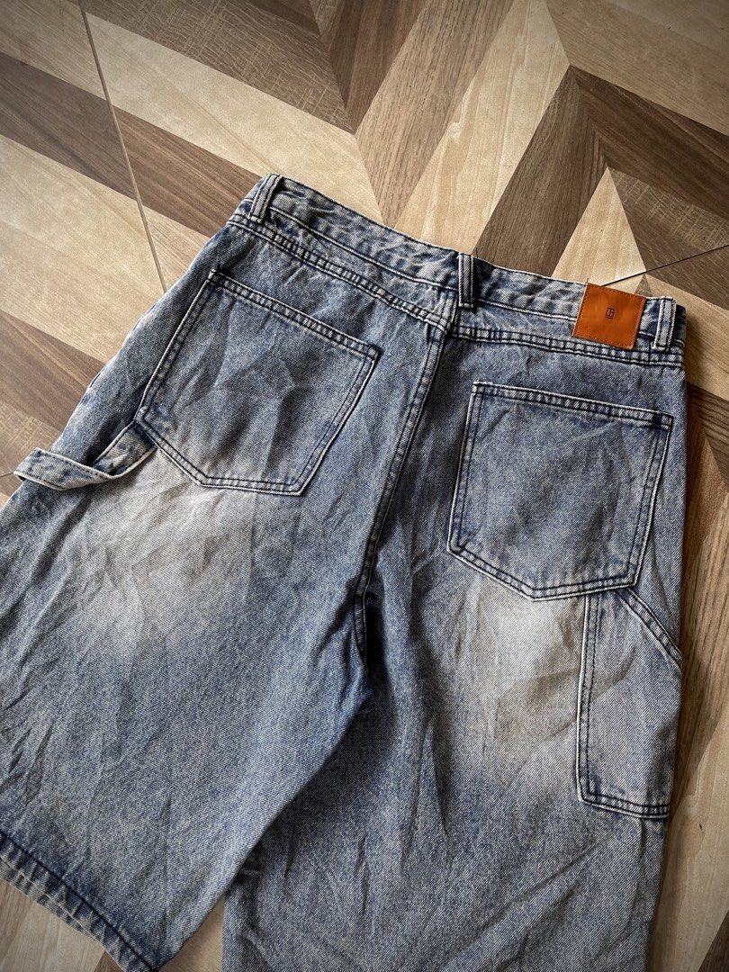 Dimitri Black Light Washed Carpenter Jorts (Category: Shorts) located in Pagadian. Submitted by thrift.wrld (Listing ID 1467713089, Image 2). Description: ( Dimitri Black Light Washed Carpenter Jorts ) Dimensions: • Waist: 33 • Length: 24.5 • Thigh: 15 • Hem: 13.5 Drop Prices: • Mine: 500 +90 sf.