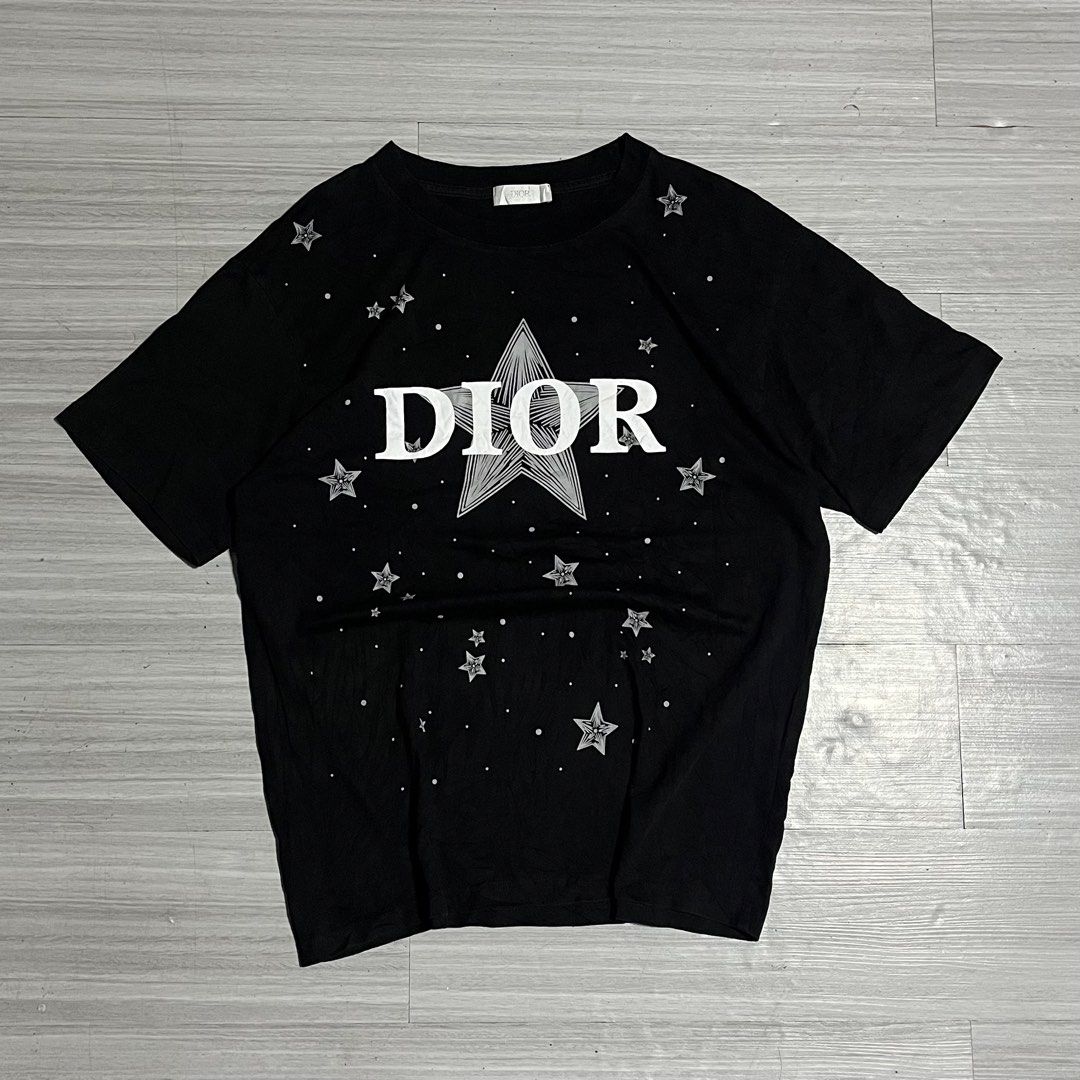 DIOR (Category: Tshirts & Polo Shirts ) located in Iloilo. Submitted by thrift2cali (Listing ID 1467628816, Image 1). Description: ITEM NAME: DÏ OR DIMES: 21 / 27 SIZE: LARGE CONDITION: LIKE NEW ISSUE: NONE COLOR RATE: 10 / 10 COLOR MAY VARY DUE TO LIGHTING - ADD SF OUTSIDE ILL CITY!.