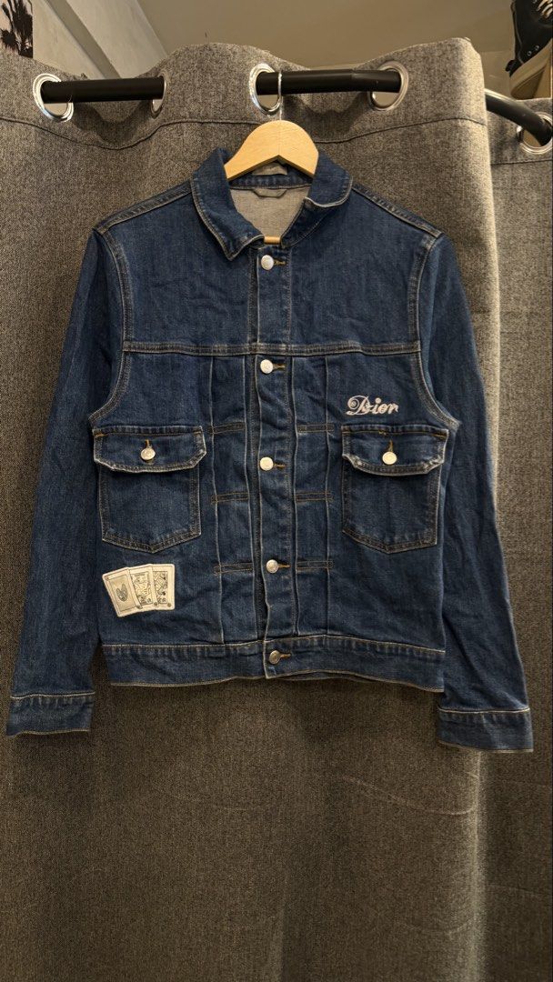 Dior (Category: Coats, Jackets and Outerwear) located in Quezon City. Submitted by macleen17 (Listing ID 1467666307, Image 1). Description: Dior × Kenny Scharf Playing Cards Denim Jacket from their celebrated Fall 2021 collaboration capsule. Christian Dior Men’s collection designed by Kim Jones, featuring surrealist pop art illustrations by American artist Kenny Scharf. Dimes 19W/24L Excellent Condition .