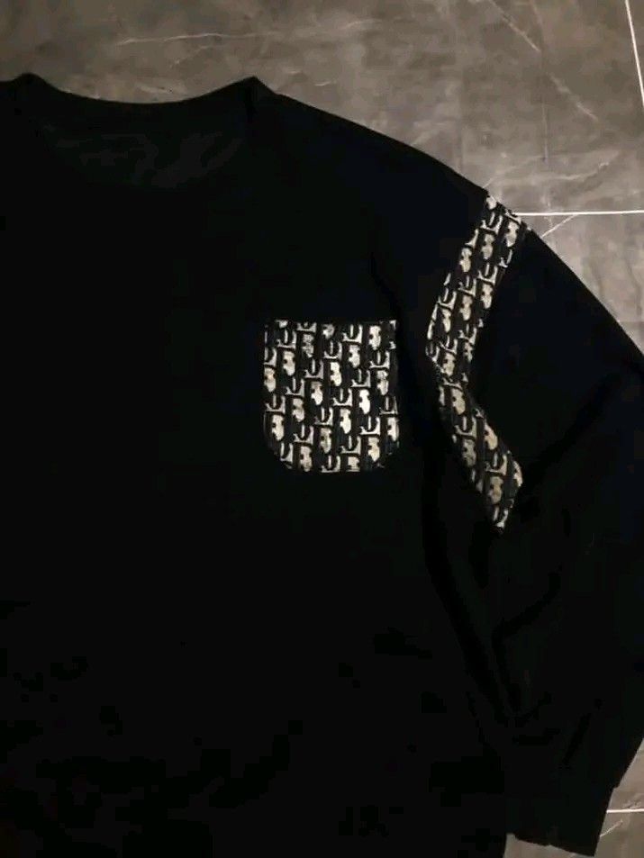 Dior (Category: Hoodies) located in Manila. Submitted by fierceshark.bc3140 (Listing ID 1467697747, Image 2). Description: Dior (OFF) 24x28.