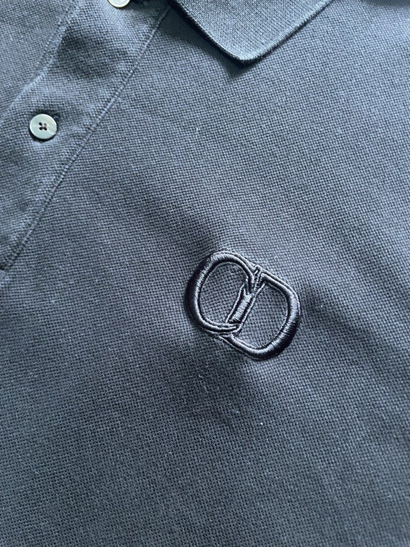 dior essentials CD embroidery logo polo (Category: Luxury Apparel) located in Manila. Submitted by kerikeridulce (Listing ID 1467633764, Image 2). Description: Size Xxl Excellent condition Used authentic.