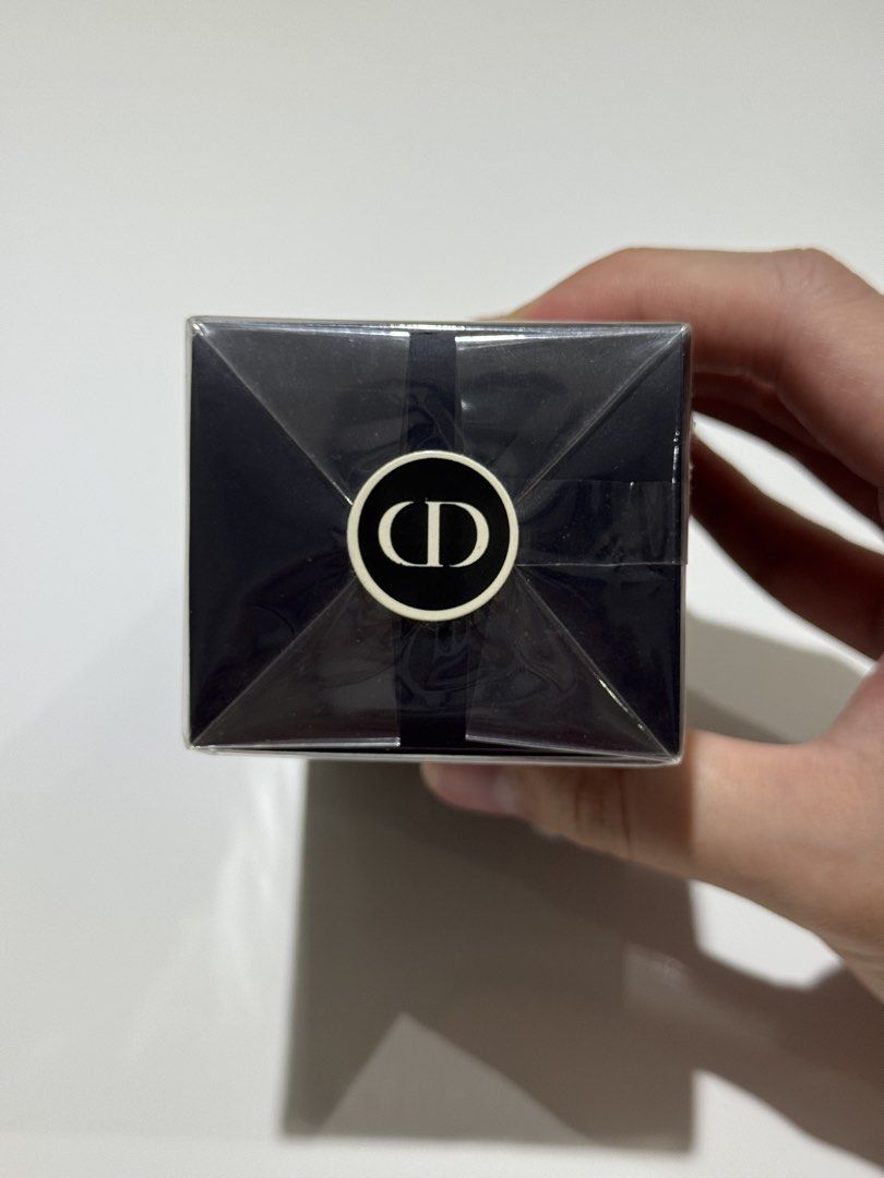 Dior Sauvage Parfum 60ml (Category: Fragrance & Deodorants) located in Manila. Submitted by brian717 (Listing ID 1467606931, Image 3). Description: Dior Sauvage Parfum 60ml BNIB Still Negotiable for sure buyers.