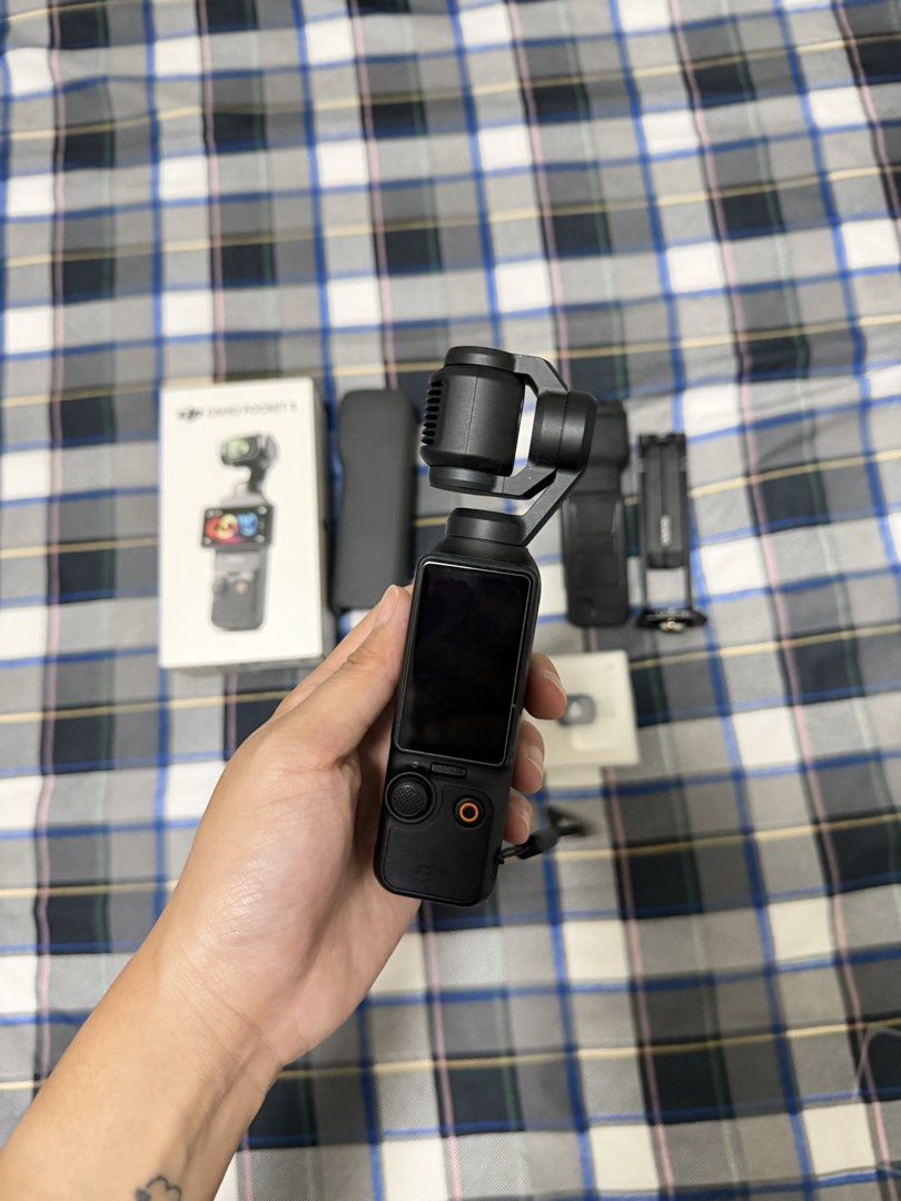 DJI OSMO POCKET 3 (Category: Cameras) located in Quezon City. Submitted by deniseuntalan (Listing ID 1467729726, Image 2). Description: - Standard Combo - complete inclusions w/ box - no more receipt and warranty - got it early 2025 - with free cases, wide lenses and ulanzi selfie tripod (worth 1k+) - rfs: i dont use it. Less than 10x nagamit - can negotiate price - location: qc / taytay - meet up only (ortigas) .