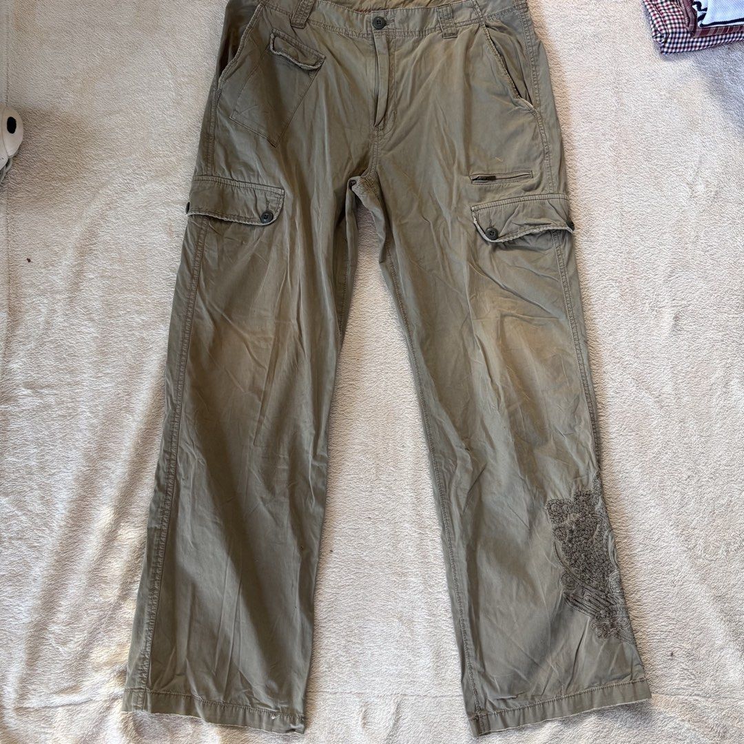 DKNY Pants (Category: Jeans) located in Vigan. Submitted by chiyannav (Listing ID 1467801145, Image 1). Description: .