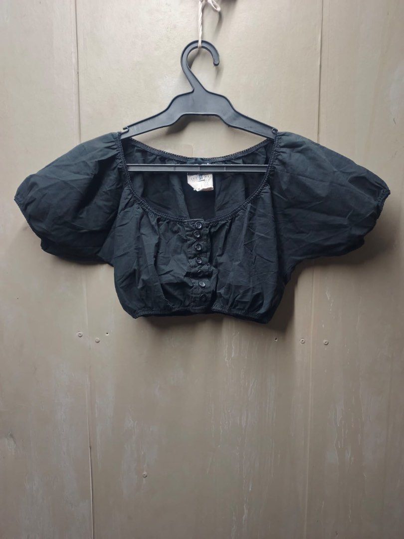 DOLCE & GABBANA (Category: Others Tops) located in Dasmarinas. Submitted by jessputrages (Listing ID 1467781410, Image 1). Description: For sale D&G tops Excellent condition No issue 1500 plus shipping fee Pm for more details.