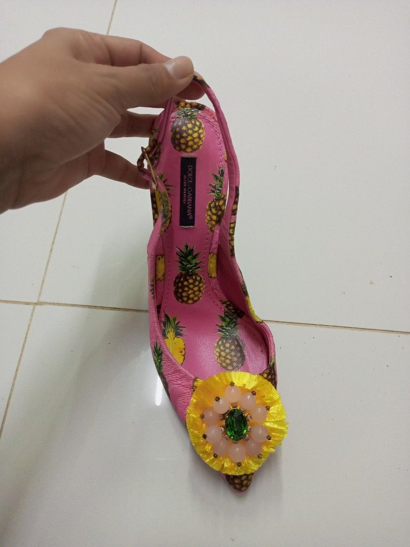 DOLCE AND GABBANA SLINGBACK (Category: Heels) located in Bulacan. Submitted by joanagwen (Listing ID 1467740083, Image 1). Description: DHIEenGHIE SLINGBACK Size 38.5 on tag,, kasya din 38.