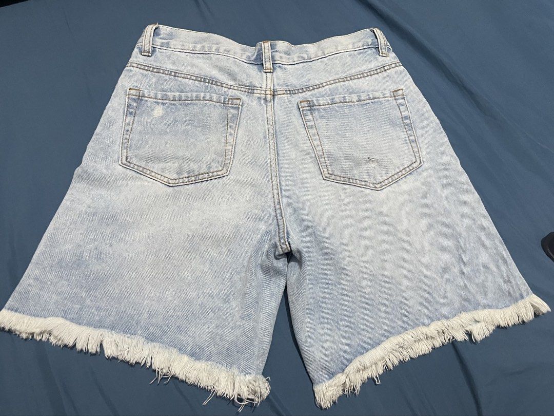 Dotti light washed denim jorts (Category: Shorts) located in Taguig. Submitted by lykamangubat (Listing ID 1467714185, Image 3). Description: .