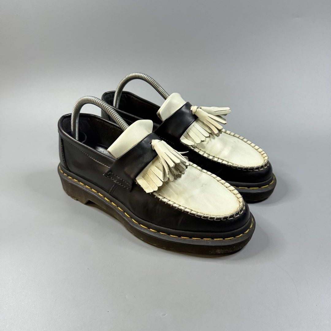 Dr. Martens - Adrian Tassel Loafers Two Tone (Category: Casual Shoes) located in Paranaque City. Submitted by millennial_goodz (Listing ID 1467715604, Image 1). Description: WTS Dr. Martens - Adrian Tassel Loafers Two Tone Size 7 US - 6 UK - 39 Euro Excellent condition - Minimal signs of usage Authentic pair Pair only P2,499 only DM.