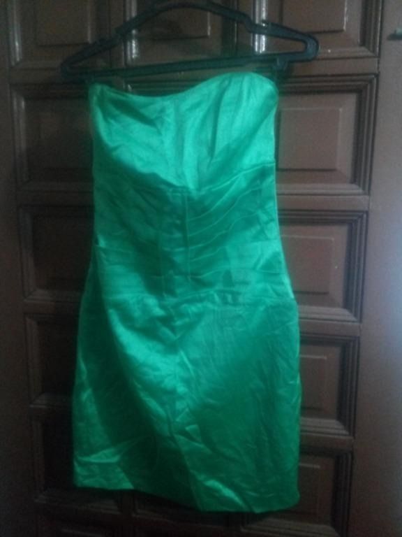 Dress US BNEWTAG (Bebe) (Category: Dresses) located in Los Banos. Submitted by mania-62906 (Listing ID 1467673931, Image 1). Description: BNEWTAG. US Extra Small Green.