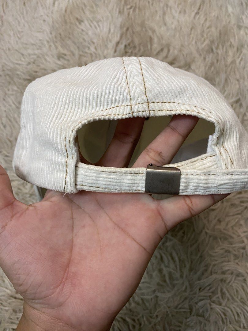 DSquared2 (Category: Caps & Hats) located in Aurora. Submitted by clarkmelvinthrift21 (Listing ID 1467789933, Image 3). Description: Name: Dsquared Size: Dimensions: Condition: Excellent Color rate: 9.5 out of 10 Issue: None 350💰 Location: Mindanao, Zamboanga del Sur.