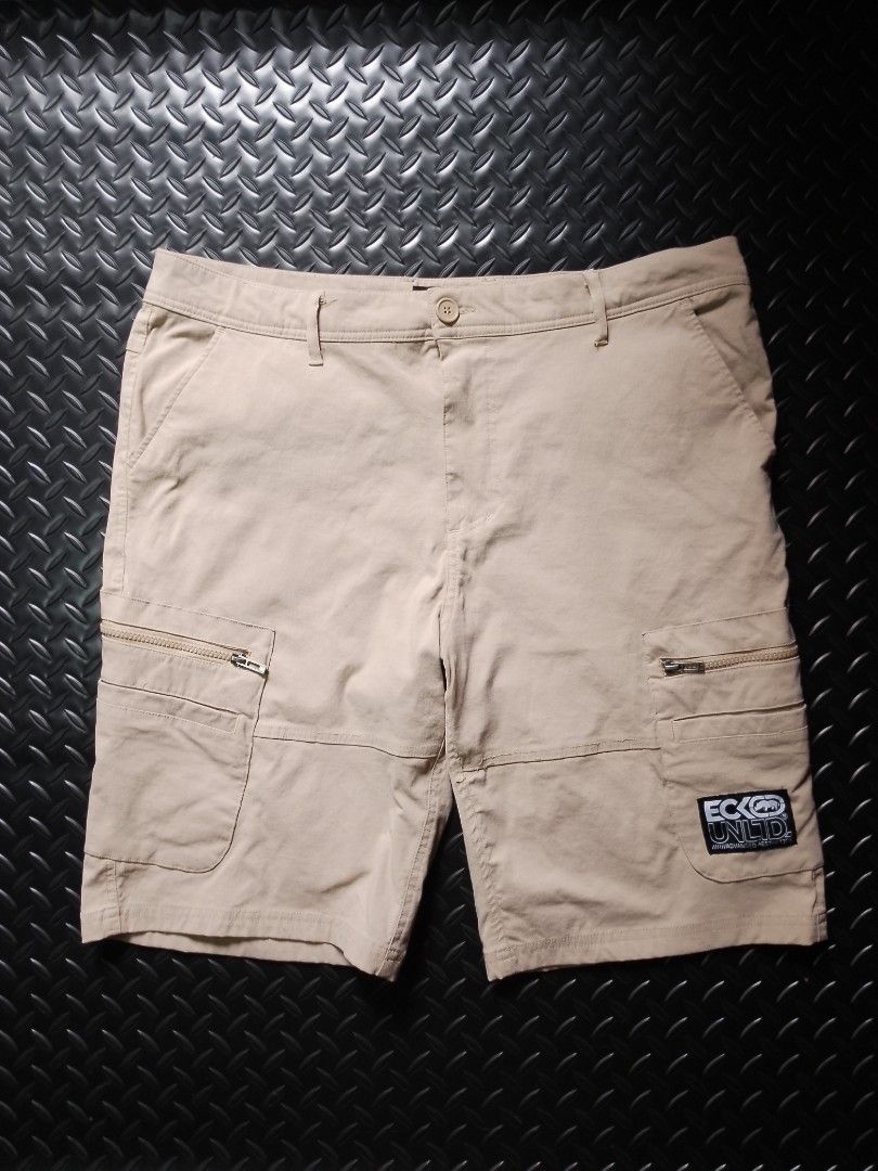 Ecko Unltd Advanced Tech Cargo Shorts (Category: Shorts) located in Baguio. Submitted by bado.feels (Listing ID 1467677431, Image 1). Description: Excellent Condition Size 38 Length 22 Thigh 12 Leg Opening 11 600+sf.