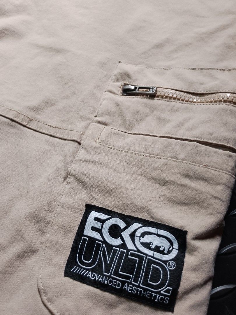 Ecko Unltd Advanced Tech Cargo Shorts (Category: Shorts) located in Baguio. Submitted by bado.feels (Listing ID 1467677431, Image 2). Description: Excellent Condition Size 38 Length 22 Thigh 12 Leg Opening 11 600+sf.