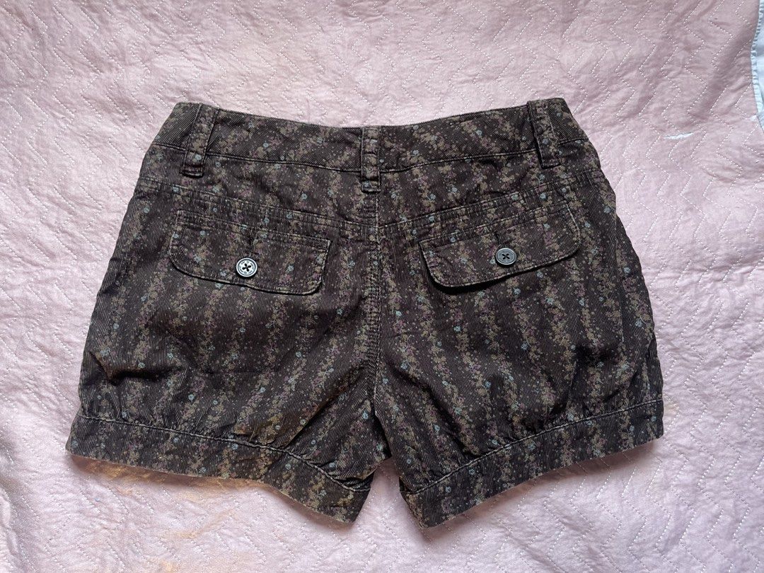 edc esprit shorts (Category: Shorts) located in Meycauayan. Submitted by fae.trove (Listing ID 1467779716, Image 3). Description: .