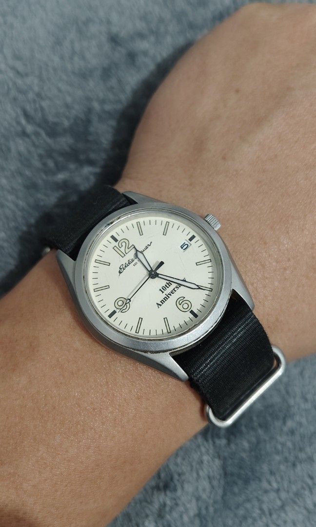 Eddie Bauer 10th Anniversary ( Unisex) (Category: Men's Watches) located in Cebu City. Submitted by aceoftime (Listing ID 1467787149, Image 2). Description: In good condition 10th anniversary edition Analog quartz w/ date display Stainless steel case Fitted with Nato nylon strap Watch only Our Guarantee: 💯 Authentic All watches are checked by our experienced technician to ensure good functionality Please manage your expectations since these are 