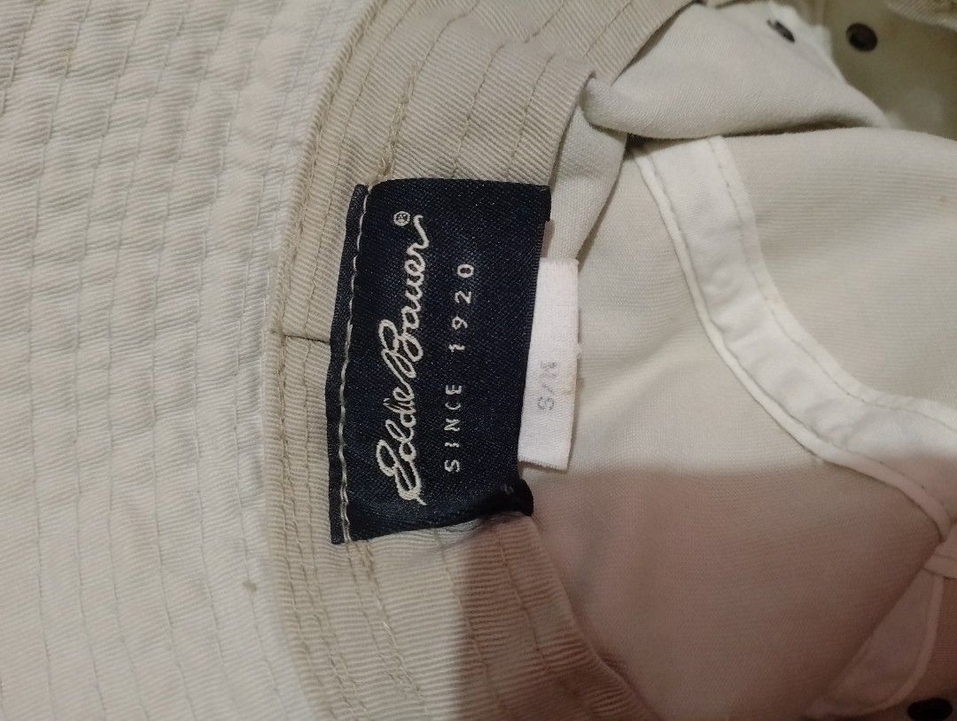 Eddie Bauer Bucket Hat (Category: Caps & Hats) located in Manila. Submitted by nievesolanna (Listing ID 1467686104, Image 2). Description: flaws: minor discoloration and staining visible around the brim and top panel (not sure if washable ba yung stain huhu) rfs: decluttering since nakatambak na lang 350 PESOS LOC: SAMPALOC, MANILA.