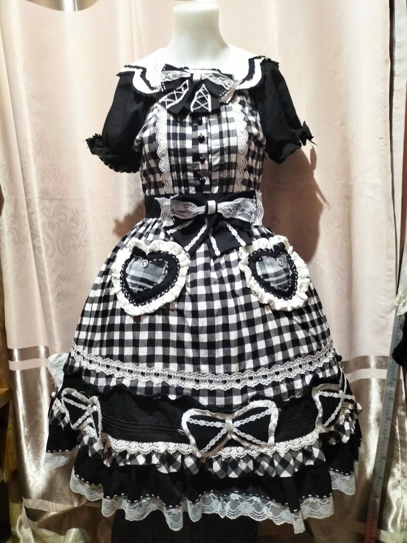 EGL black and white Gingham print with bows (Category: Evening dresses & gowns) located in Manila. Submitted by elunacurio (Listing ID 1459224958, Image 1). Description: customized bodyline dress DIY bow.