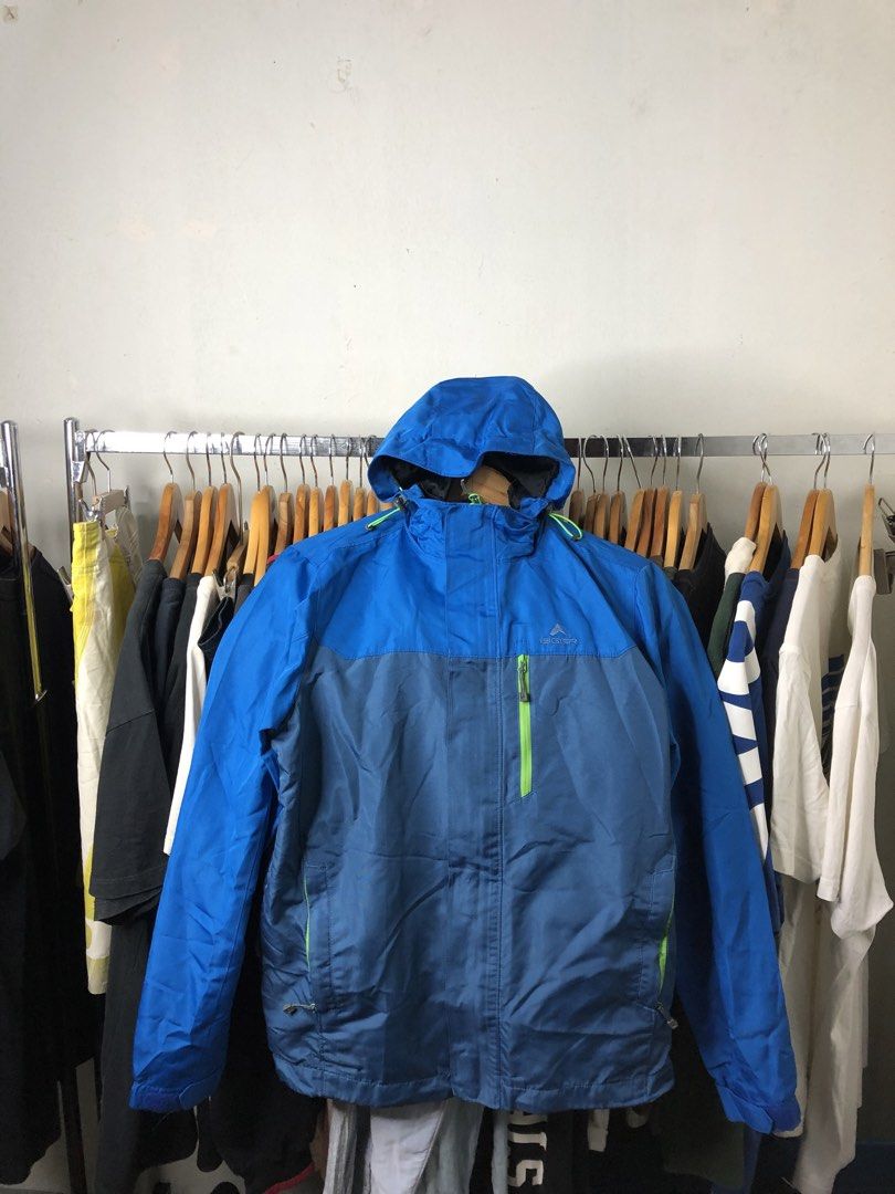 EIGER GORPCORE JACKET (Category: Activewear) located in Kuala Lumpur. Submitted by j4nstoreee (Listing ID 1467716118, Image 1). Description: MEASUREMENT PIT : 20.5 LABUH : 27 CONDITION : 9/10 IG : j4nstoreee WS : 0177911535 TT : j4nokrock.