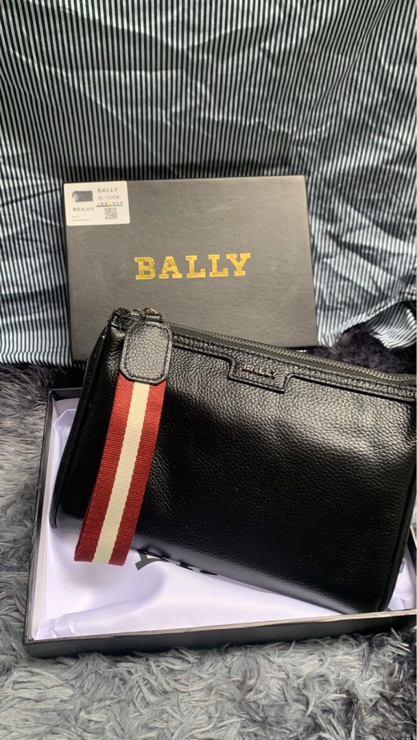 Elegant BALLY Clutch Bag Men’s (Category: Belt bags, Clutches and Pouches) located in Manila. Submitted by lichking416 (Listing ID 1467610985, Image 2). Description: Elegant BALLY Clutch Bag Men’s Brand new With box and paper bag ₱-2500.