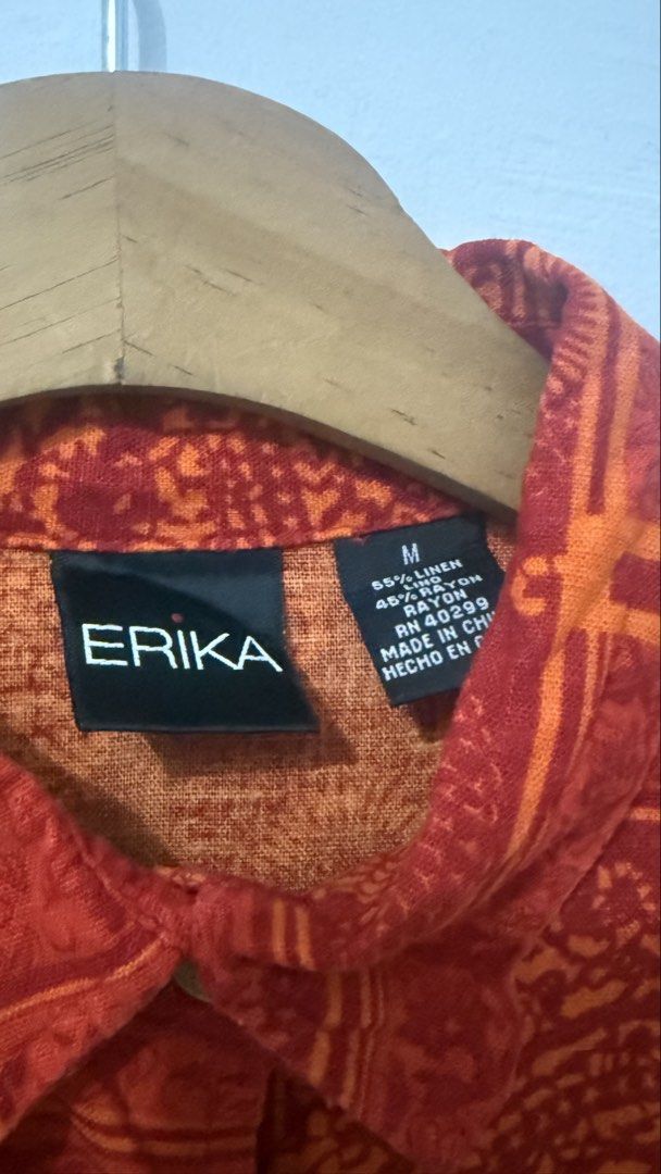 ERIKA Whole Pattern Linen × Rayon Shirt (Category: Formal Shirts) located in Cordova. Submitted by thedecluterrer (Listing ID 1467746922, Image 3). Description: .