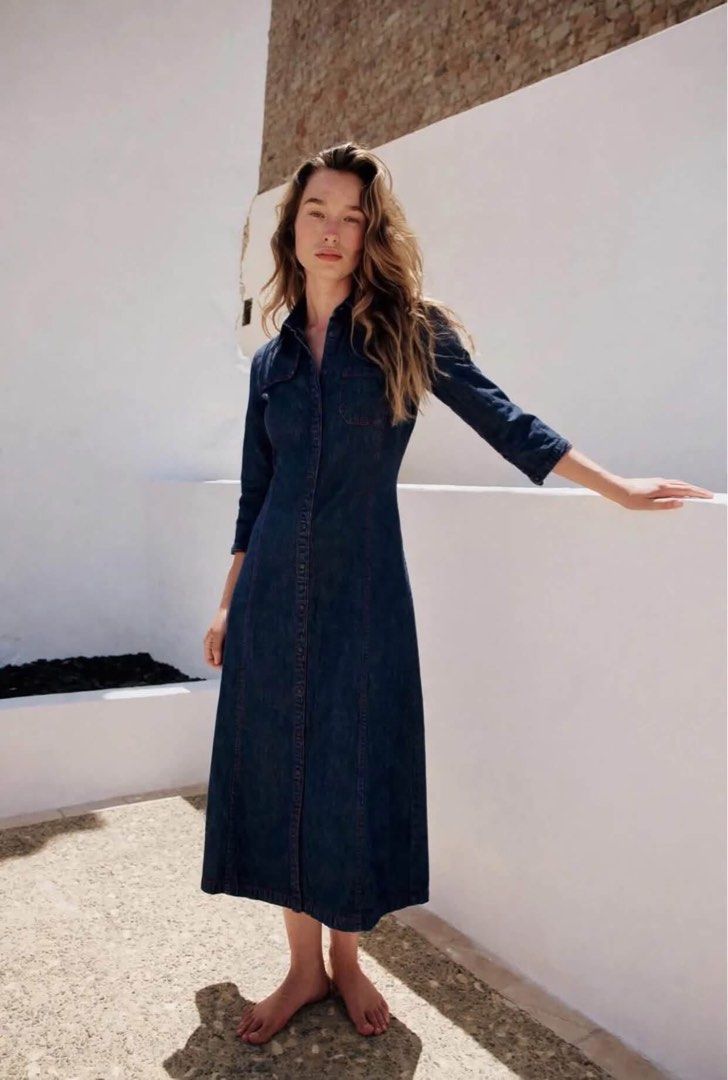 ESPRIT buttondown denim dress (Category: Dresses) located in Subic. Submitted by ayvee.ph (Listing ID 1467694285, Image 1). Description: ESPRIT buttondown denim dress One of my fave!! Very pretty 😍 A must have✨ Non stretchy This is a rare Size: S Lenght: 41 inches Shoulder: 14 Excellent cond✅ No flaws / No issue No when worn / Haven't used it pa Last price posted 📍Olongapo City 🚛Courier: Reg J&t door to door del New miner send your details aft