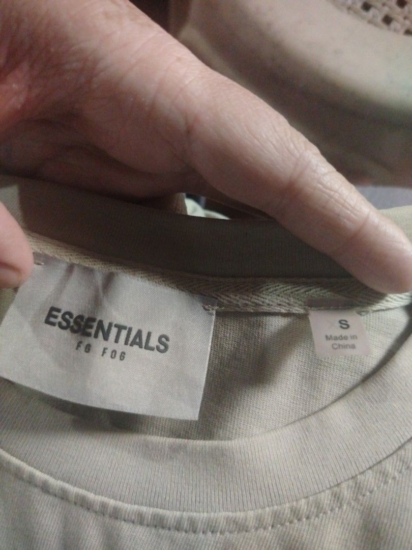 ESSENTIALS FOG TEE (Category: Formal Shirts) located in Ligao. Submitted by milo_finds303 (Listing ID 1467654377, Image 2). Description: ESSENTIALS FOG TEE •Dimes: 22X27 •Colorate: 9/10 •Good Condition •Issue: Non 750 shipped🚚📦 JNT COURIER AND CAN SHIP NATIONWIDE🌐📦.