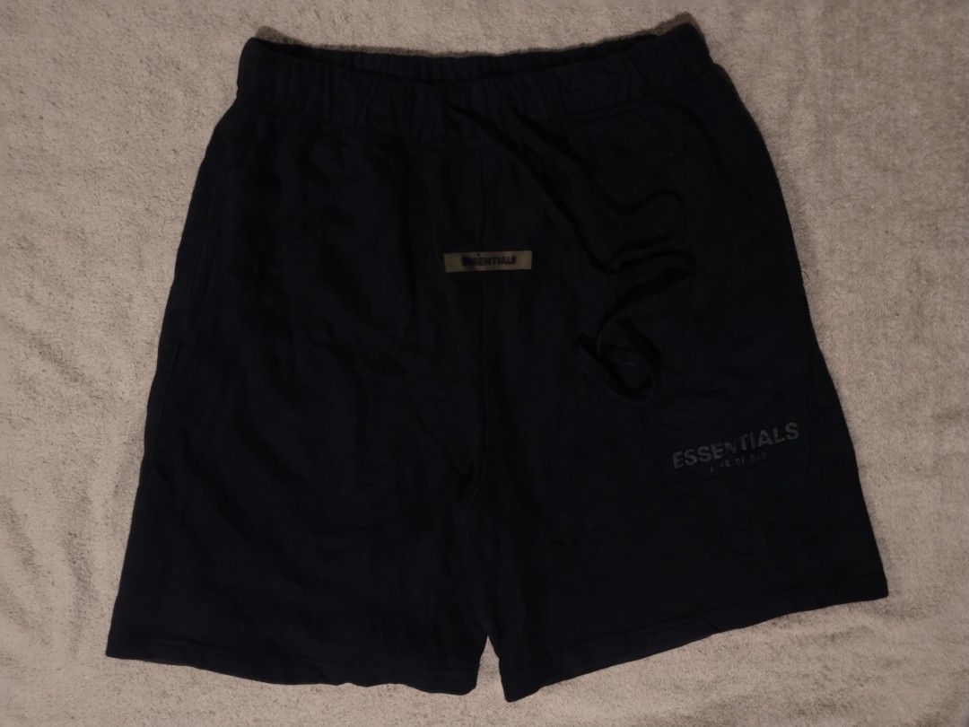 Essentials Sweatshort (Category: Shorts) located in Pili. Submitted by factordan.dbb1db (Listing ID 1467758858, Image 1). Description: .