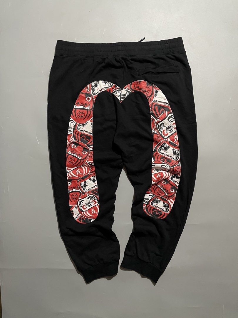 Evisu Daicock Black Jogger Sweatpants (Category: Joggers) located in Taguig. Submitted by sellnbustle (Listing ID 1467718856, Image 1). Description: Evisu Daicock Black Jogger Sweatpants Size XXL Waist: 38-40 Length: 37.5” length Leg opening: 6” Excellent condition Lints on inner pocket.