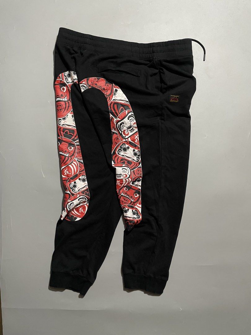 Evisu Daicock Black Jogger Sweatpants (Category: Joggers) located in Taguig. Submitted by sellnbustle (Listing ID 1467718856, Image 2). Description: Evisu Daicock Black Jogger Sweatpants Size XXL Waist: 38-40 Length: 37.5” length Leg opening: 6” Excellent condition Lints on inner pocket.