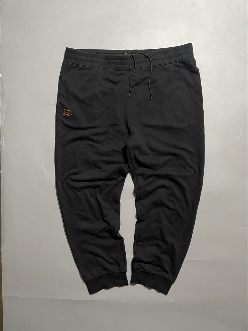 Evisu Daicock Black Jogger Sweatpants (Category: Joggers) located in Taguig. Submitted by sellnbustle (Listing ID 1467718856, Image 3). Description: Evisu Daicock Black Jogger Sweatpants Size XXL Waist: 38-40 Length: 37.5” length Leg opening: 6” Excellent condition Lints on inner pocket.