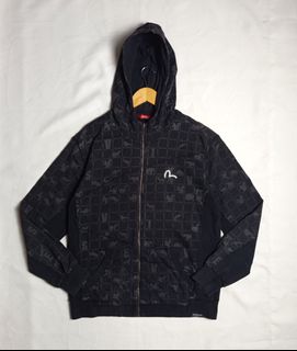 (Category: ) located in . Submitted by thrifted_93 (Listing ID 1467706661, Image 1). Description: .