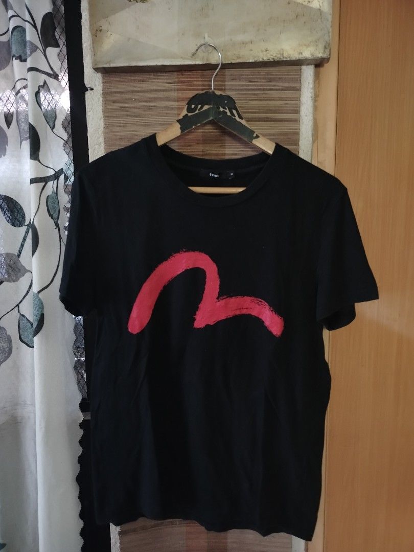 Evisu Women's Tee (Category: Shirts) located in Ligao. Submitted by milo_finds303 (Listing ID 1467660284, Image 1). Description: Aop Rl Pajama •Dimes:20X27 •Colorate: 9/10 •Good Condition •Issue: Non 250 plus sf🚚📦 JNT COURIER AND CAN SHIP NATIONWIDE🌐📦.